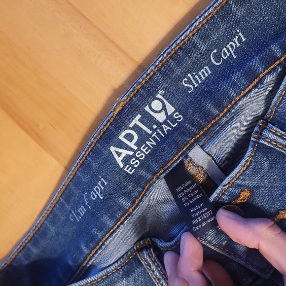 Apt 9 Essentials Slim Capri Jeans Streatchy - Picture 4 of 10